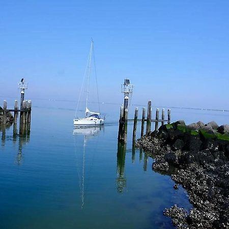 Ijsvogel Apartment, Duplex Family Home 4-Bed Located On The Largest Saltwater Lake Bruinisse Luaran gambar