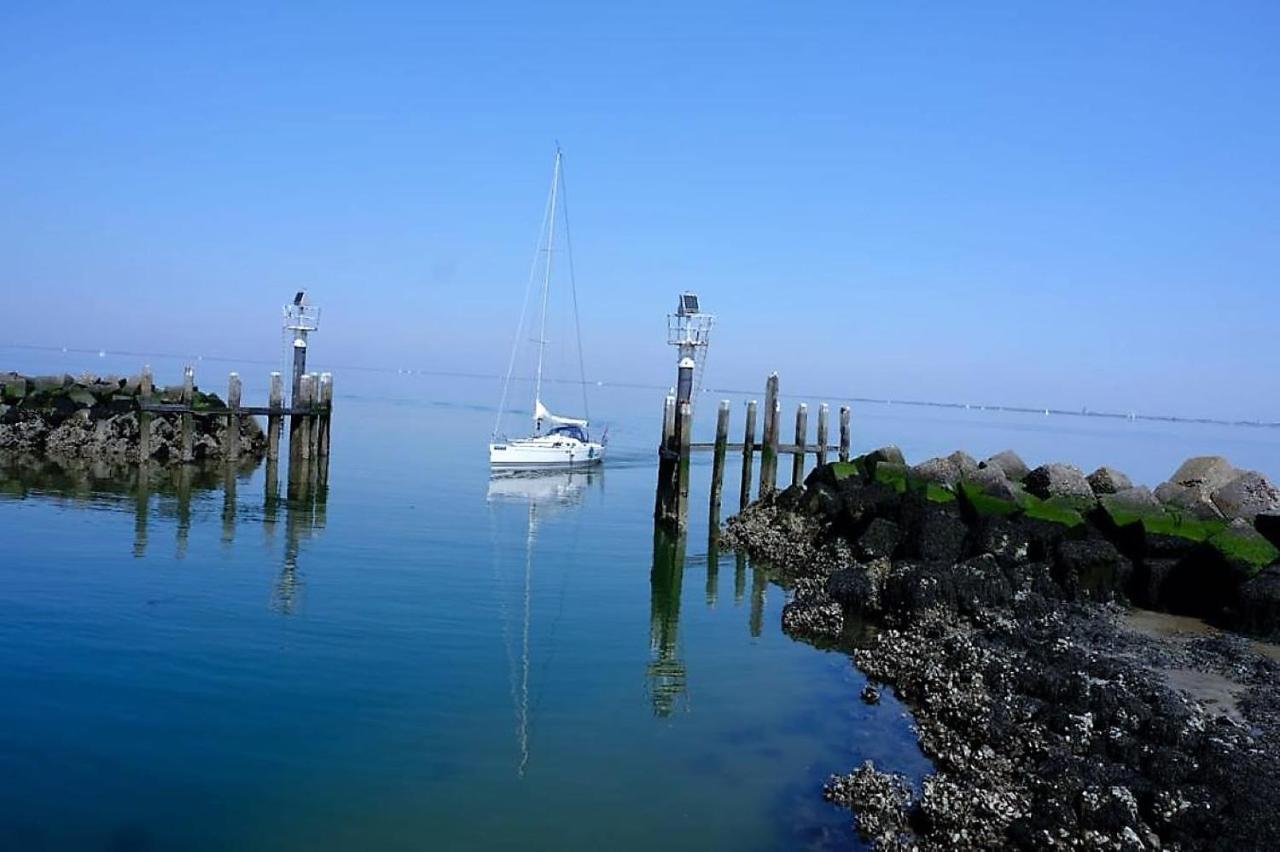 Ijsvogel Apartment, Duplex Family Home 4-Bed Located On The Largest Saltwater Lake Bruinisse Luaran gambar